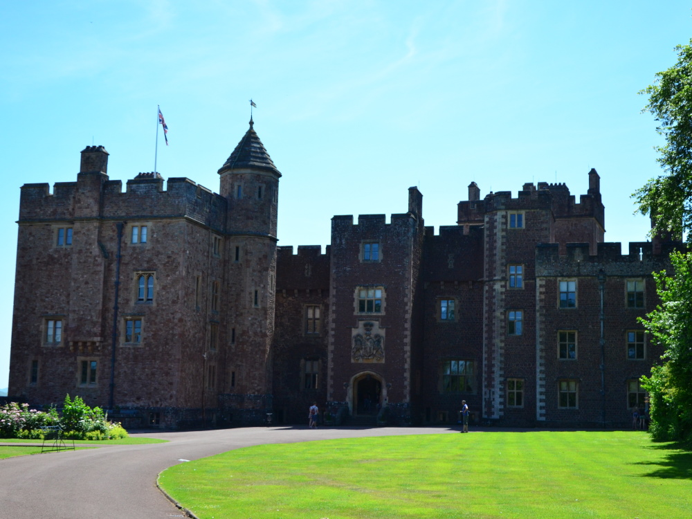 Why People Should Visit Dunster Castle?